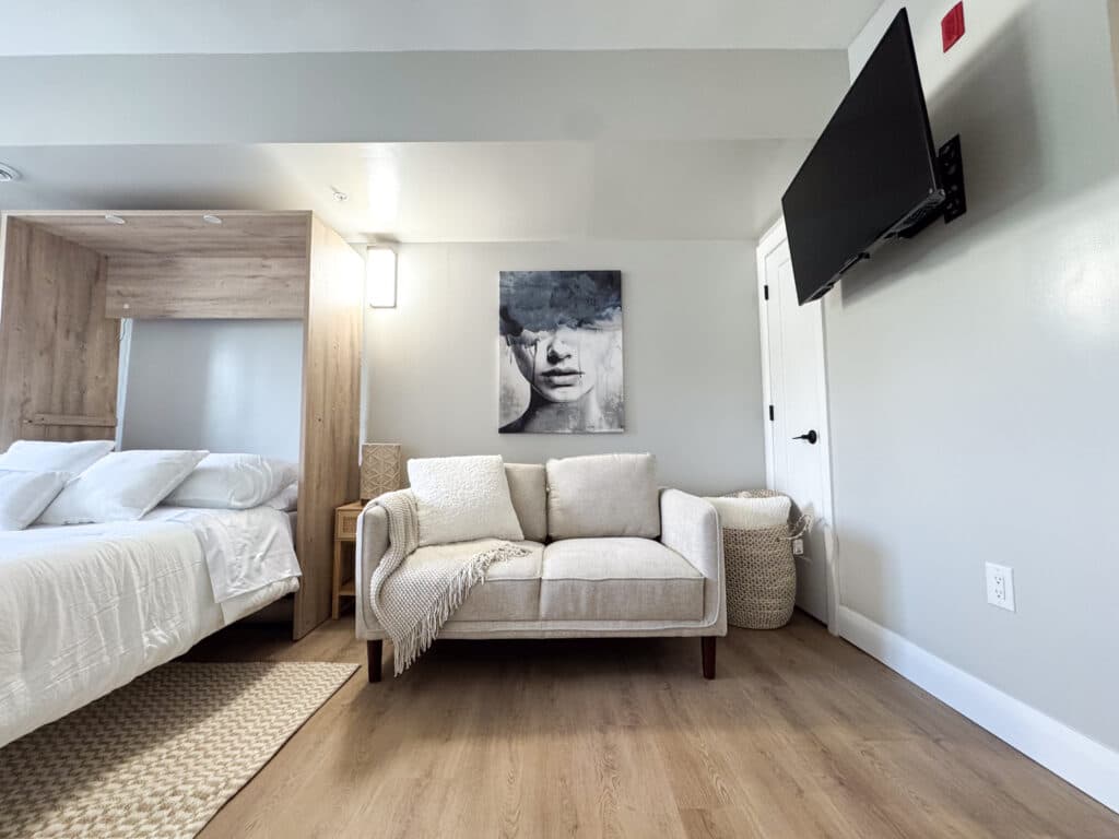 Bachelor Apartments